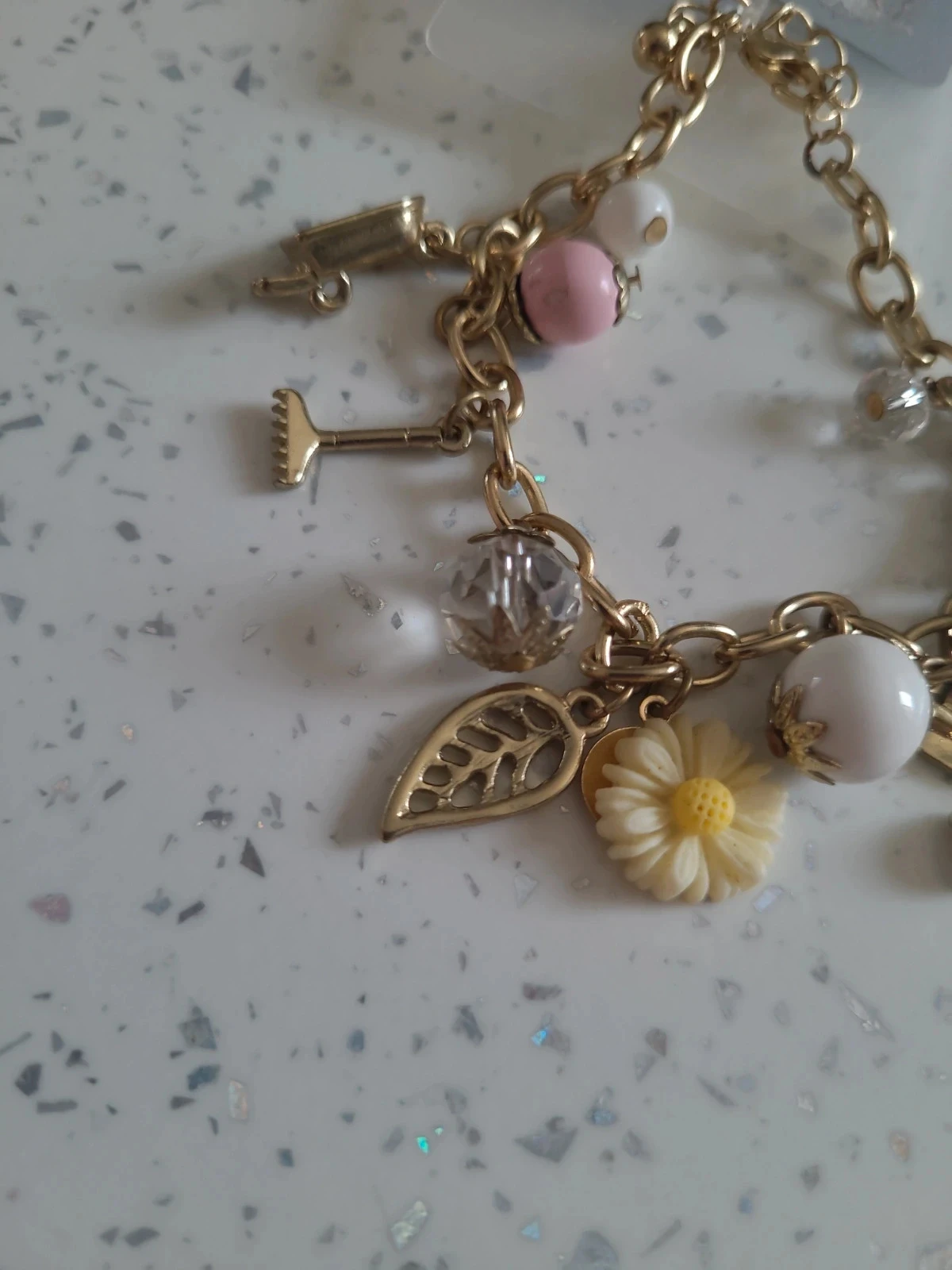 Pulsera con dijes – photo 3